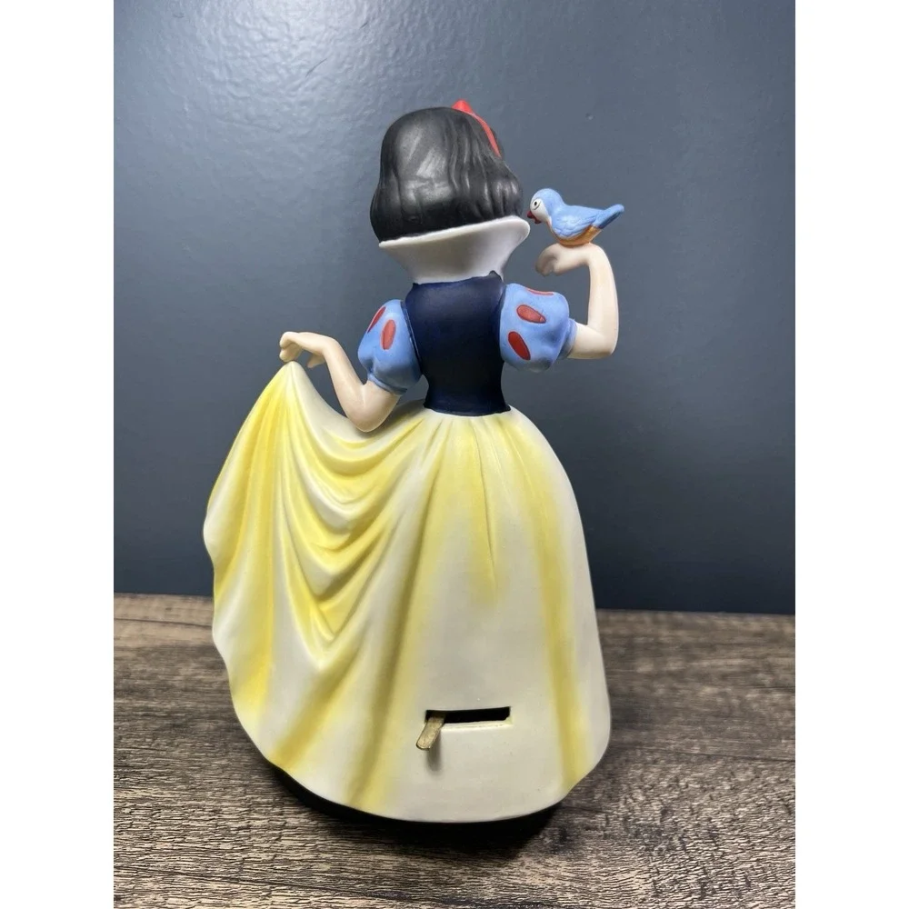 Vintage 1987 Disney Snow White Music Box Schmidt 